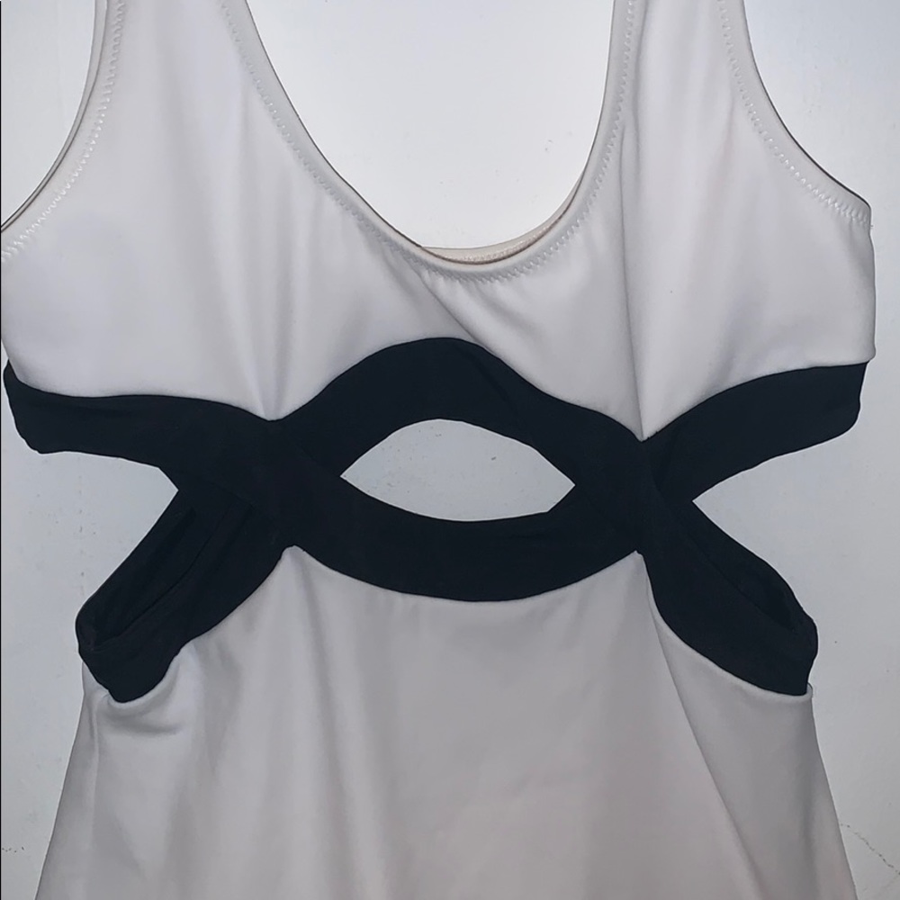Oye swimwear. Size medium. Worn once. - Picture 2 of 5